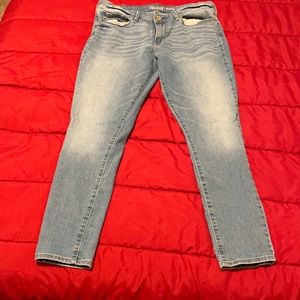 Signature Levi’s Skinny jeans